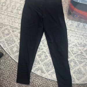 Size 1X black torrid leggings
